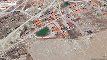AFYON ÜÇOK EMLAKTAN YUKARI TANDIR KÖYÜ İÇİNDE SATILIK 3.700M² TARLA
