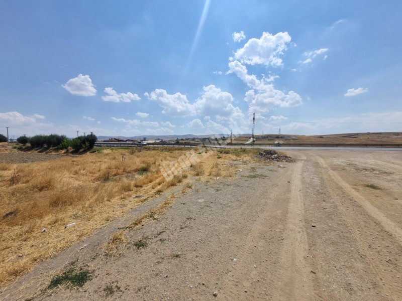 AFYON ÜÇOK EMLAKTAN SÜLÜMENLİ DE KONYA YOLU YAKINI SATILIK TİCARİ İMARLI ARSA