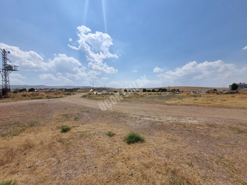 AFYON ÜÇOK EMLAKTAN SÜLÜMENLİ DE KONYA YOLU YAKINI SATILIK TİCARİ İMARLI ARSA