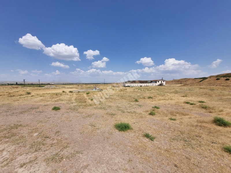 AFYON ÜÇOK EMLAKTAN SÜLÜMENLİ DE KONYA YOLU YAKINI SATILIK TİCARİ İMARLI ARSA