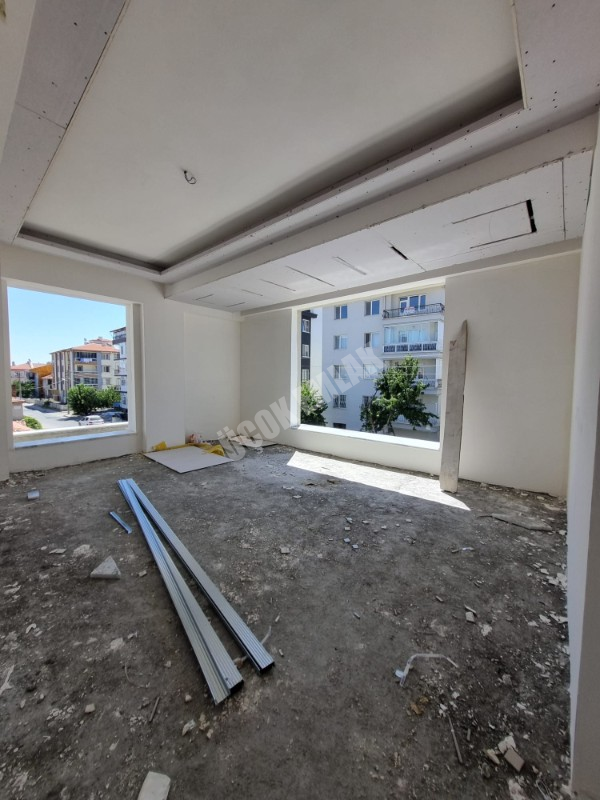 AFYON ÜÇOK EMLAKTAN EŞREFPAŞA MAH SATILIK SIFIR LÜX 3+1 GENİŞ DAİRELER