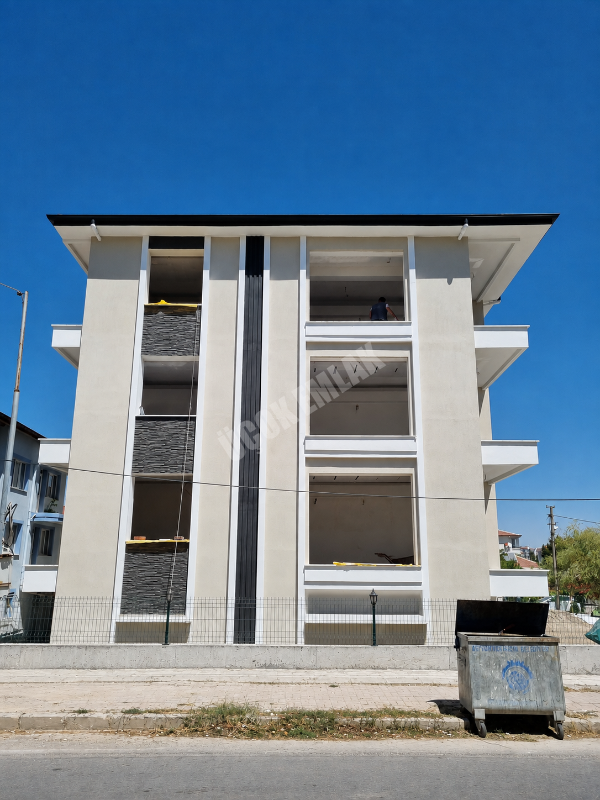 AFYON ÜÇOK EMLAKTAN EŞREFPAŞA MAH SATILIK SIFIR LÜX 3+1 GENİŞ DAİRELER