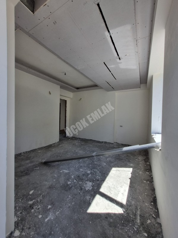 AFYON ÜÇOK EMLAKTAN EŞREFPAŞA MAH SATILIK SIFIR LÜX 3+1 GENİŞ DAİRELER