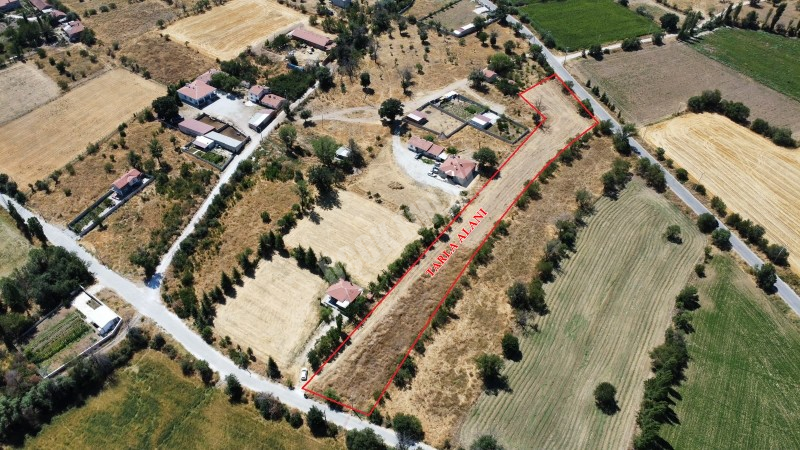 AFYON ÜÇOK EMLAKTAN SÜLÜN  GÜLTEPE DE ŞUHUT YOLUNA YAKIN 5.294M² SATILIK TARLA