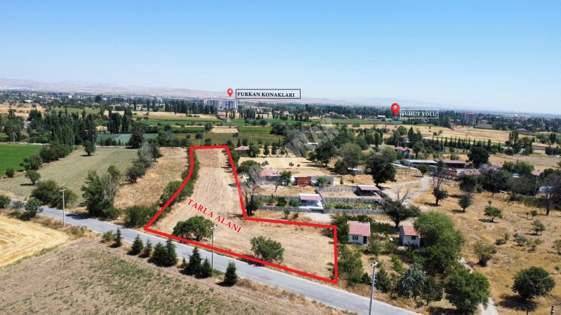 AFYON ÜÇOK EMLAKTAN SÜLÜN  GÜLTEPE DE ŞUHUT YOLUNA YAKIN 5.294M² SATILIK TARLA