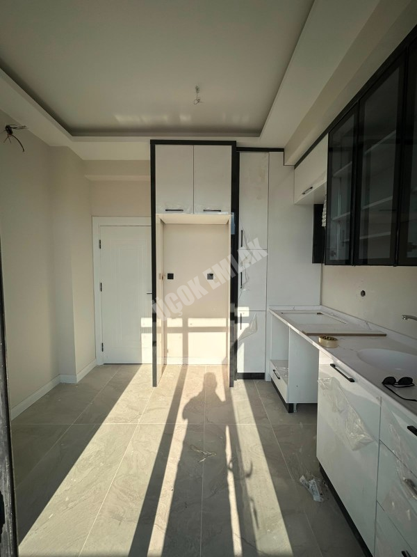 * AFYON ÜÇOK EMLAKTAN MAREŞAL FEVZİ ÇAKMAK MAH 2+1 SIFIR LÜX SATILIK DAİRE *