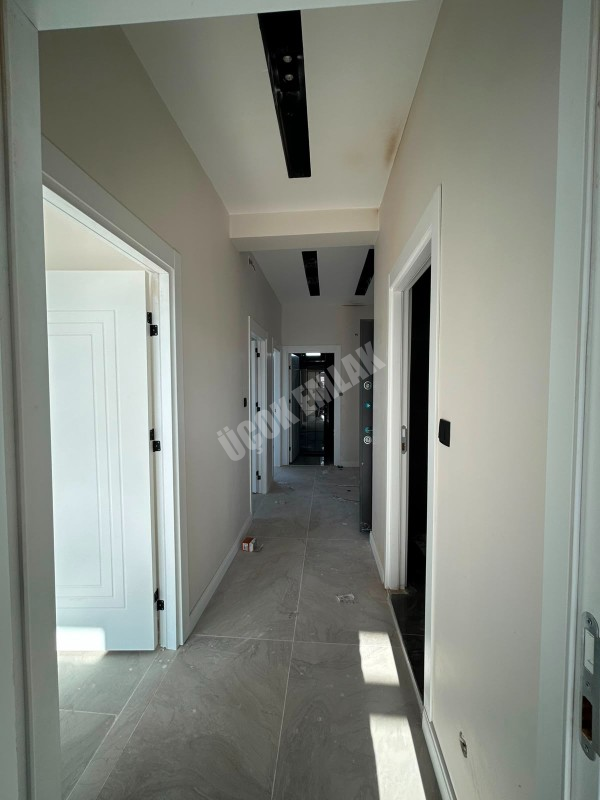 * AFYON ÜÇOK EMLAKTAN MAREŞAL FEVZİ ÇAKMAK MAH 2+1 SIFIR LÜX SATILIK DAİRE *