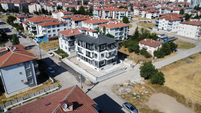 * AFYON ÜÇOK EMLAKTAN MAREŞAL FEVZİ ÇAKMAK MAH 2+1 SIFIR LÜX SATILIK DAİRE *