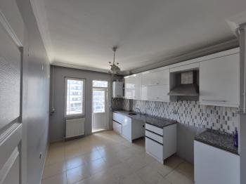GÜVENAY - ÇORUM OSMANCIK YOLU UHUD CAMİ YANI SATILIK DAİRE