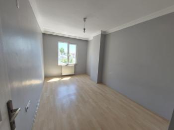 GÜVENAY - ÇORUM OSMANCIK YOLU UHUD CAMİ YANI SATILIK DAİRE