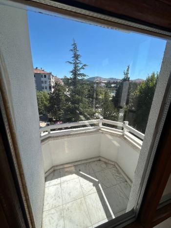 GÜVENAY -  ÇORUM ÜÇTUTLAR MAH. ADİL CANDEMİR PARKI KARŞISI  4+1 KİRALIK DAİRE