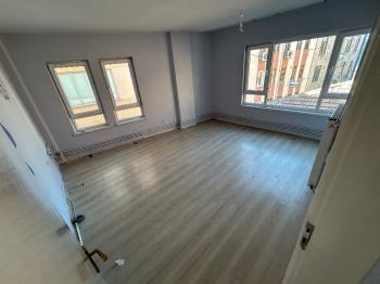 Çorum - Güvenay Yeniyol Mah. Gazi Caddesi Üzeri Kiralık 2+0 Ofis
