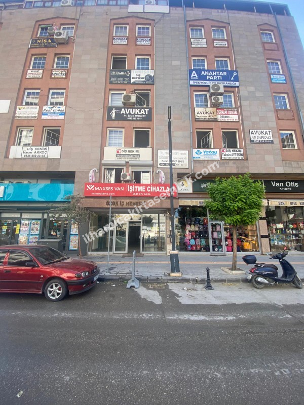 ŞEREFİYE MAHALLESİNDE SATILIK 2+1 OFİS