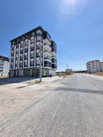 AFYON ÜÇOK EMLAKTAN HOCA AHMET YASEVİ MAH 150M² SIFIR AYARINDA KİRALIK DÜKKAN 