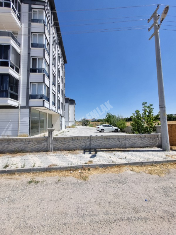 AFYON ÜÇOK EMLAKTAN HOCA AHMET YASEVİ MAH 150M² SIFIR AYARINDA KİRALIK DÜKKAN 