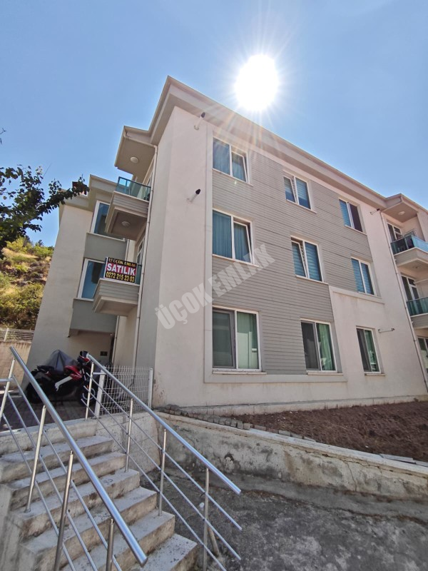 AFYON ÜÇOK EMLAKTAN  HASAN KARAAĞAÇ MAH MAH 1+1 55M²FULL EŞYALI  SIFIR AYARINDA EŞYALI SATILIK DAİRE 
