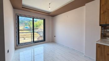 Elmas'tan Aladağ'da 1790 m2 Geniş Arsa İçinde Lüks Dubleks