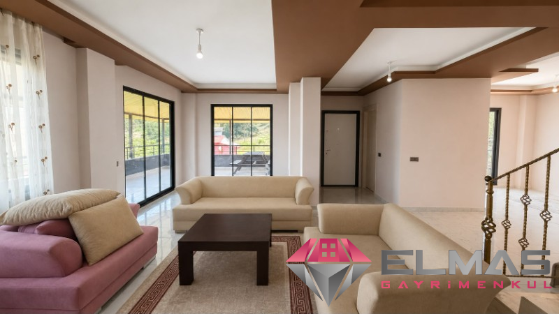 Elmas'tan Aladağ'da 1790 m2 Geniş Arsa İçinde Lüks Dubleks