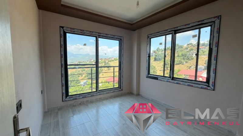 Elmas'tan Aladağ'da 1790 m2 Geniş Arsa İçinde Lüks Dubleks