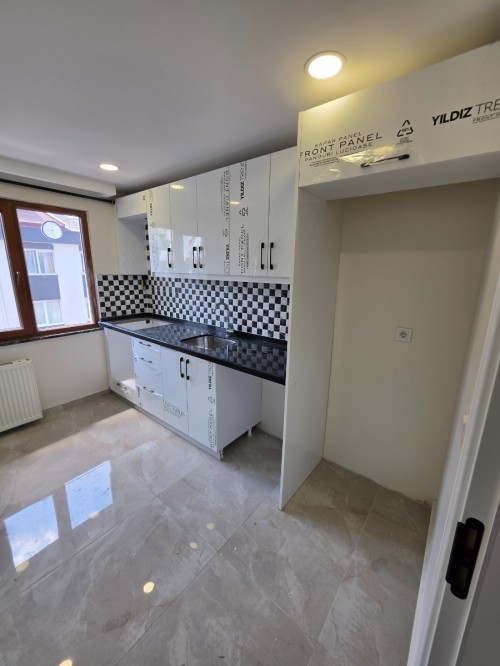 Akşemsettin'de Metro'ya 3 Dk 2+1 Asansörlü Sıfır Satılık Daire