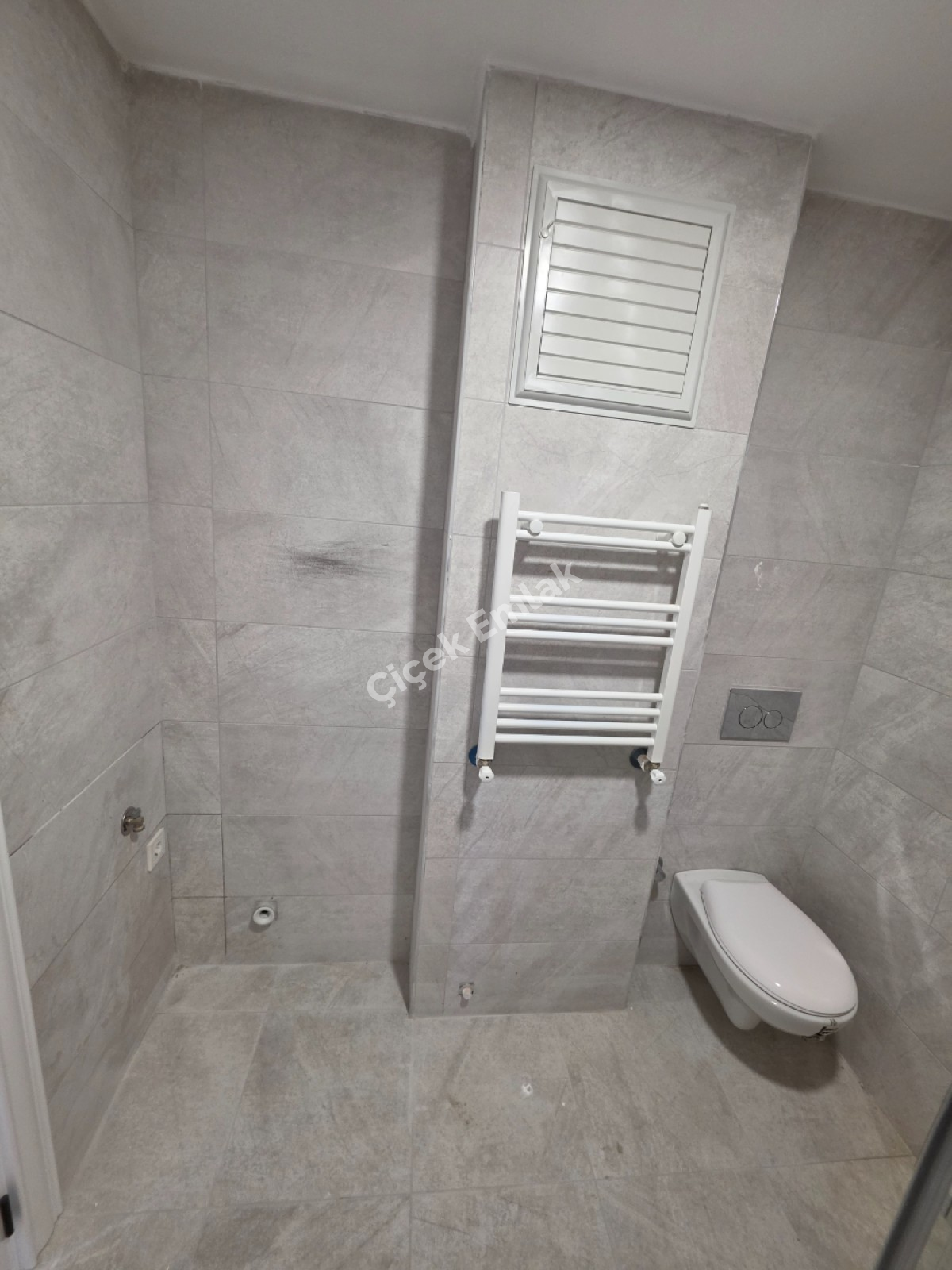 Akşemsettin'de Metro'ya 3 Dk 2+1 Asansörlü Sıfır Satılık Daire
