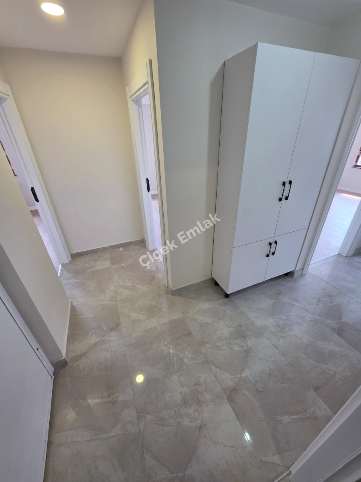 Akşemsettin'de Metro'ya 3 Dk 2+1 Asansörlü Sıfır Satılık Daire