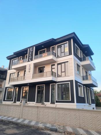 * AFYON ÜÇOK EMLAKTAN MAREŞAL FEVZİ ÇAKMAK MAH 2+1 SIFIR LÜX SATILIK DAİRE *