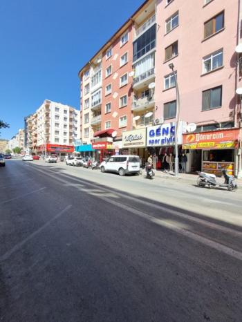* AFYON ÜÇOK EMLAKTAN DUMLUPINAR MAH İŞLEK CADDE ÜZERİ 75M² DEVREN KİRALIK DÜKKAN *