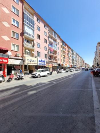 * AFYON ÜÇOK EMLAKTAN DUMLUPINAR MAH İŞLEK CADDE ÜZERİ 75M² DEVREN KİRALIK DÜKKAN *