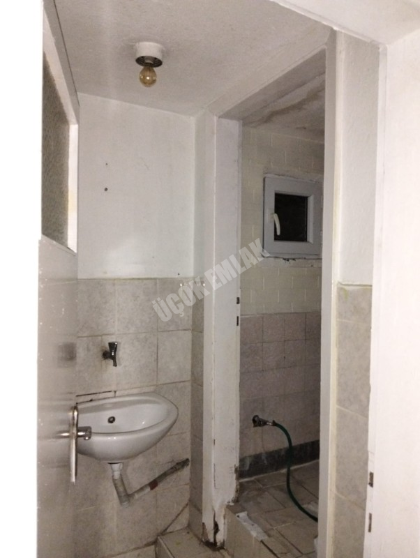 * AFYON ÜÇOK EMLAKTAN CUMHURİYET MAH 3+1 110M² TEMİZ BAKIMLI KİRALIK DAİRE *