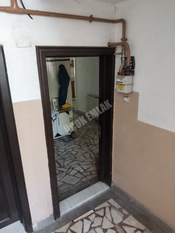 * AFYON ÜÇOK EMLAKTAN CUMHURİYET MAH 3+1 110M² TEMİZ BAKIMLI KİRALIK DAİRE *
