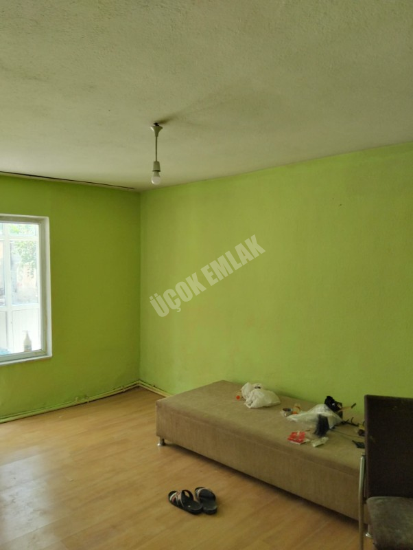 * AFYON ÜÇOK EMLAKTAN CUMHURİYET MAH 3+1 110M² TEMİZ BAKIMLI KİRALIK DAİRE *
