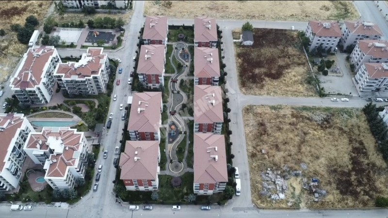 * AFYON ÜÇOK EMLAKTAN UYDUKENT SELÇUKLU MAH 3+1 140M² ASANSÖRLÜ SATILIK DAİRE *