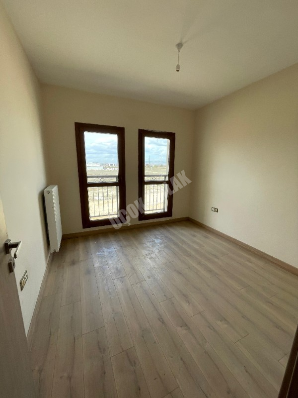 * AFYON ÜÇOK EMLAKTAN BATTAL GAZİ MAH TOKİ DE 2+1 85M² SİTE İÇRESİNDE KİRALIK DAİRE *