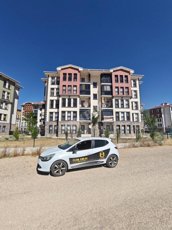 * AFYON ÜÇOK EMLAKTAN BATTAL GAZİ MAH TOKİ DE 2+1 85M² SİTE İÇRESİNDE KİRALIK DAİRE *