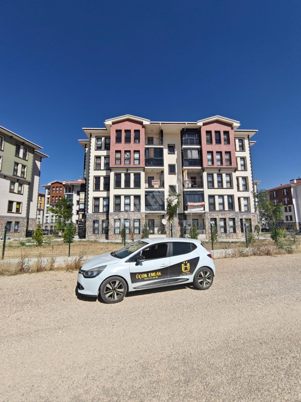 * AFYON ÜÇOK EMLAKTAN BATTAL GAZİ MAH TOKİ DE 2+1 85M² SİTE İÇRESİNDE KİRALIK DAİRE *