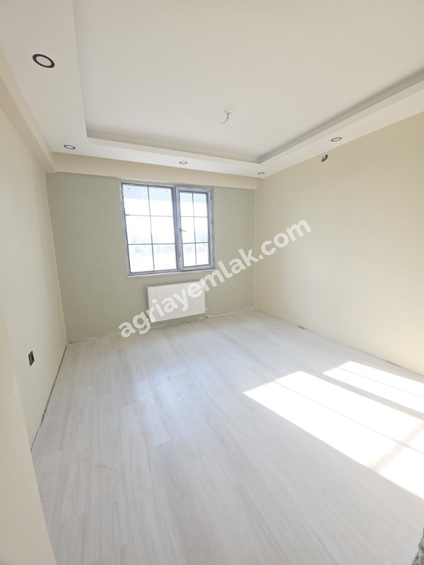 LEYLEK PINAR’DA YENİ EMNİYET YAKININDA SATILIK K-D CEPHELİ SIFIR LÜKS 4+1 DAİRE