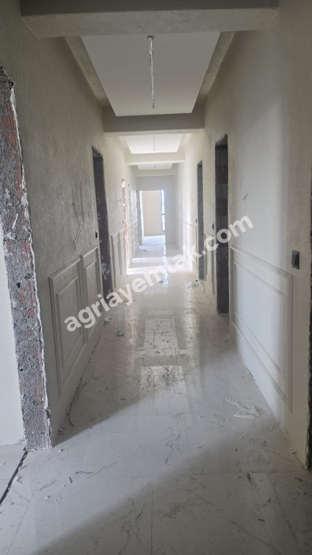 LEYLEK PINAR’DA YENİ EMNİYET YAKININDA SATILIK K-D CEPHELİ SIFIR LÜKS 4+1 DAİRE