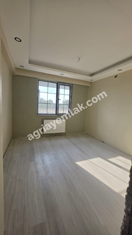 LEYLEK PINAR’DA YENİ EMNİYET YAKININDA SATILIK K-D CEPHELİ SIFIR LÜKS 4+1 DAİRE