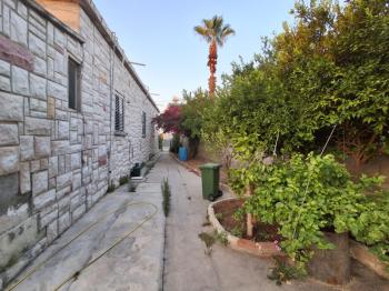 Mağusa Gönendere'de 520 m2 Arsa İçinde Türk Malı Köy Evi 