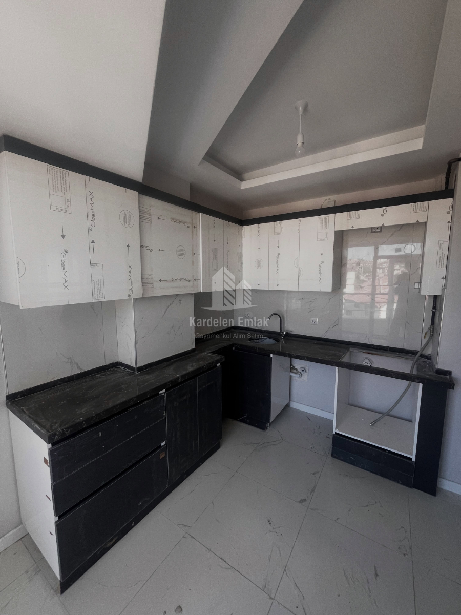 BAHÇELİEVLERDE SATILIK SIFIR 2+0 DAİRE