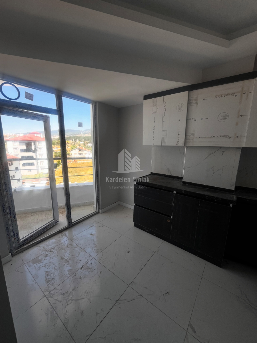 BAHÇELİEVLERDE SATILIK SIFIR 2+0 DAİRE