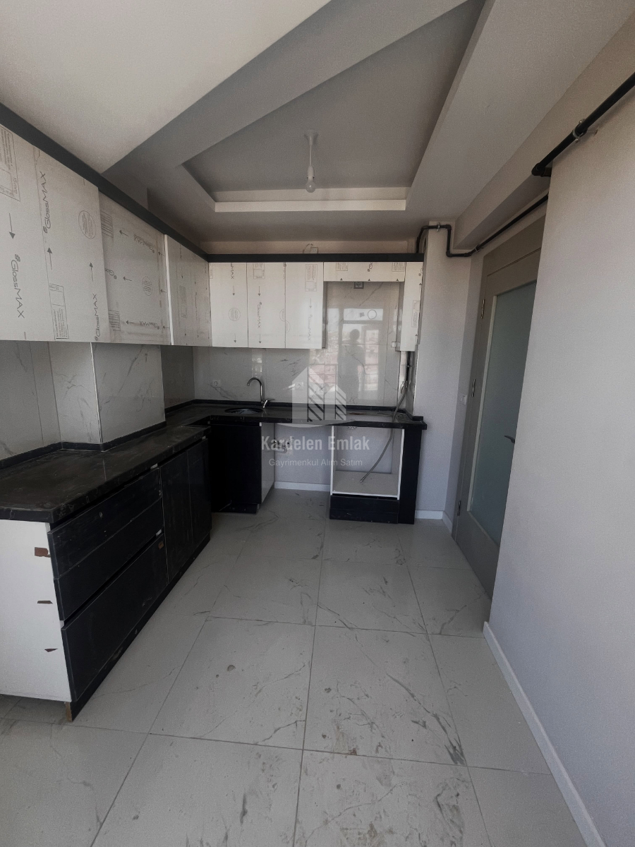 BAHÇELİEVLERDE SATILIK SIFIR 2+0 DAİRE