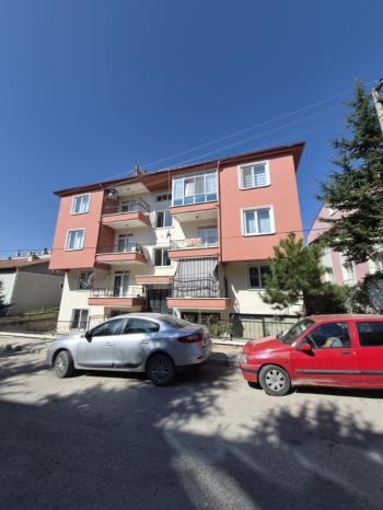 * AFYON ÜÇOK EMLAKTAN MAREŞAL FEVZİ ÇAKMAK MAH 3+1 110M² TEMİZ BAKIMLI SATILIK DAİRE *