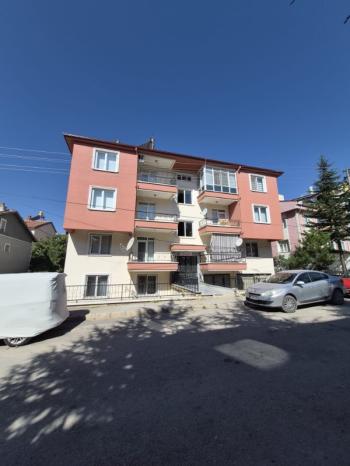 * AFYON ÜÇOK EMLAKTAN MAREŞAL FEVZİ ÇAKMAK MAH 3+1 110M² TEMİZ BAKIMLI SATILIK DAİRE *