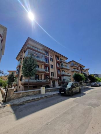 * AFYON ÜÇOK EMLAKTAN SELÇUKLU MAH 3+1 120M² GENİŞ TEMİZ BAKIMLI KİRALIK DAİRE *