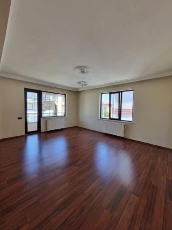* AFYON ÜÇOK EMLAKTAN SELÇUKLU MAH 3+1 120M² GENİŞ TEMİZ BAKIMLI KİRALIK DAİRE *