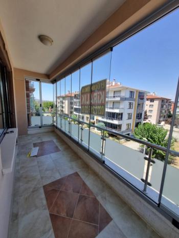 * AFYON ÜÇOK EMLAKTAN SELÇUKLU MAH 3+1 120M² GENİŞ TEMİZ BAKIMLI KİRALIK DAİRE *