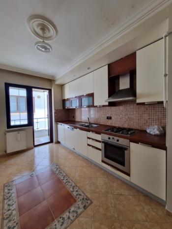 * AFYON ÜÇOK EMLAKTAN SELÇUKLU MAH 3+1 120M² GENİŞ TEMİZ BAKIMLI KİRALIK DAİRE *
