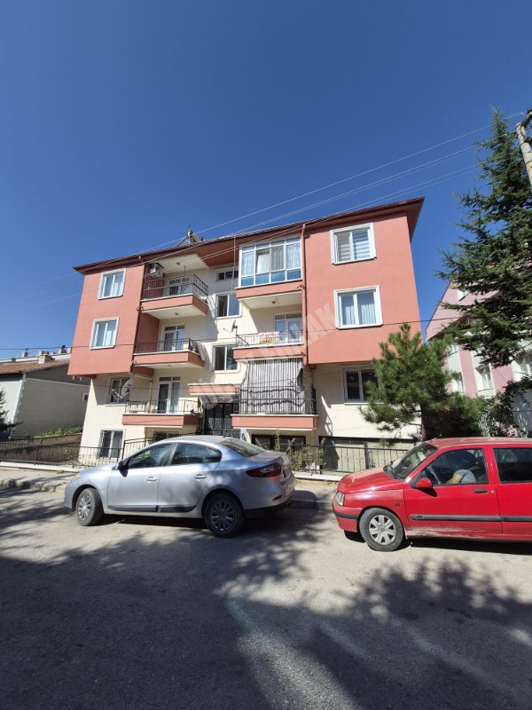 * AFYON ÜÇOK EMLAKTAN MAREŞAL FEVZİ ÇAKMAK MAH 3+1 110M² TEMİZ BAKIMLI SATILIK DAİRE *